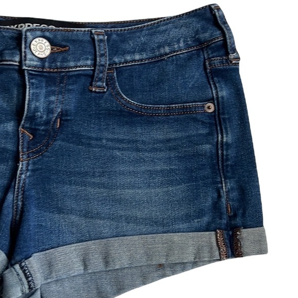 Express Cuffed Ultimate Stretch Low Rise Shortie Denim Shorts Size 0 - Picture 4 of 9